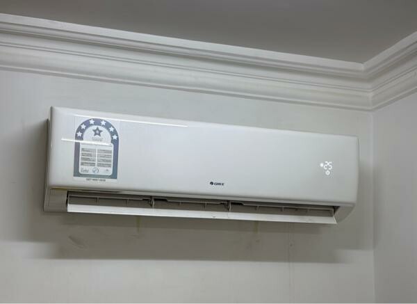 gree ac 2ton looks like new - 1