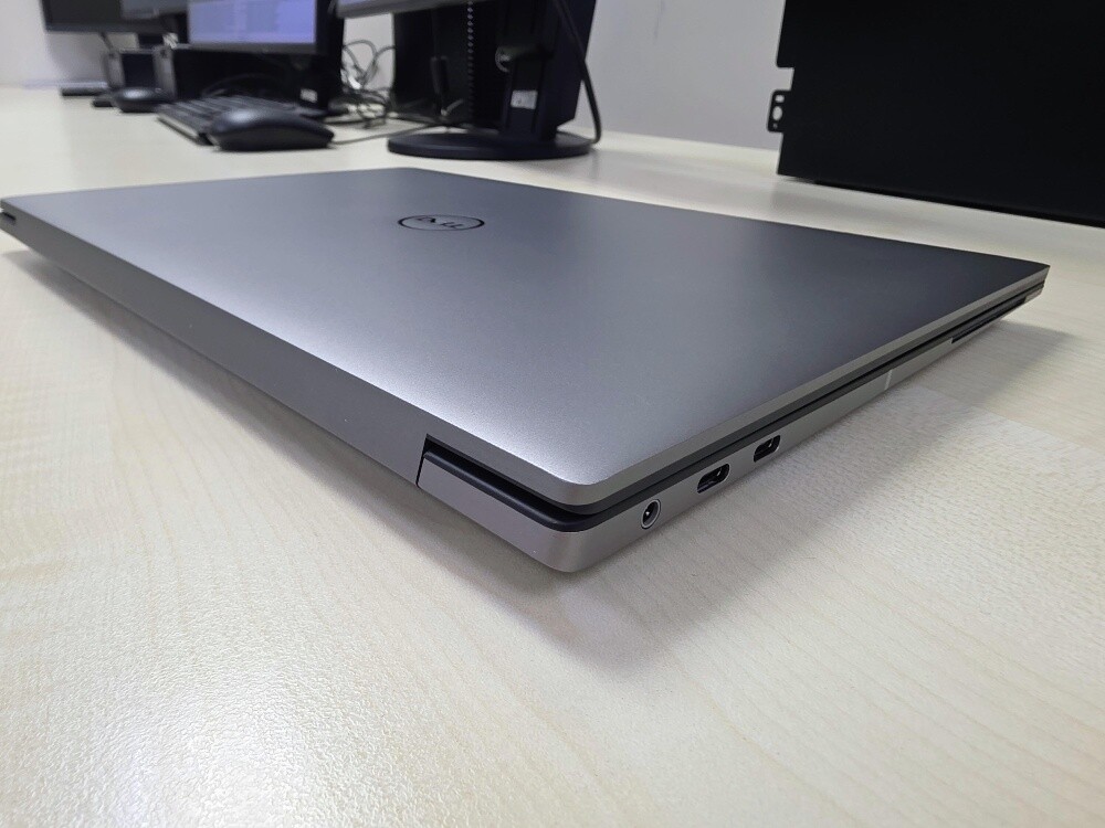 DeLL Precision i7 32GB 512GB 14FHD - 10