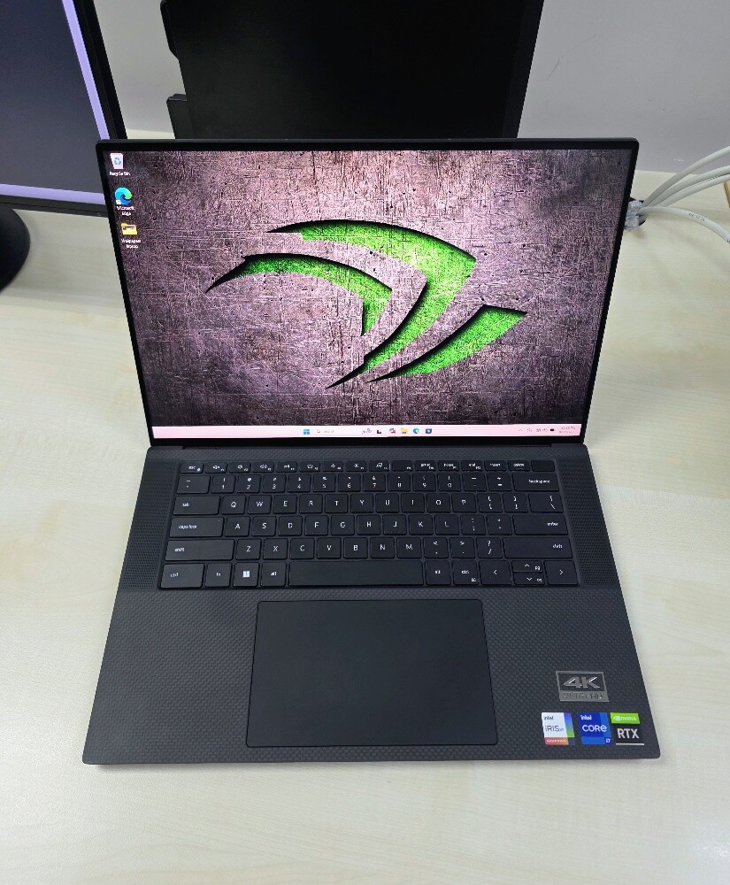 DeLL Precision i7 32GB-1.2T RTX 8GB - 4