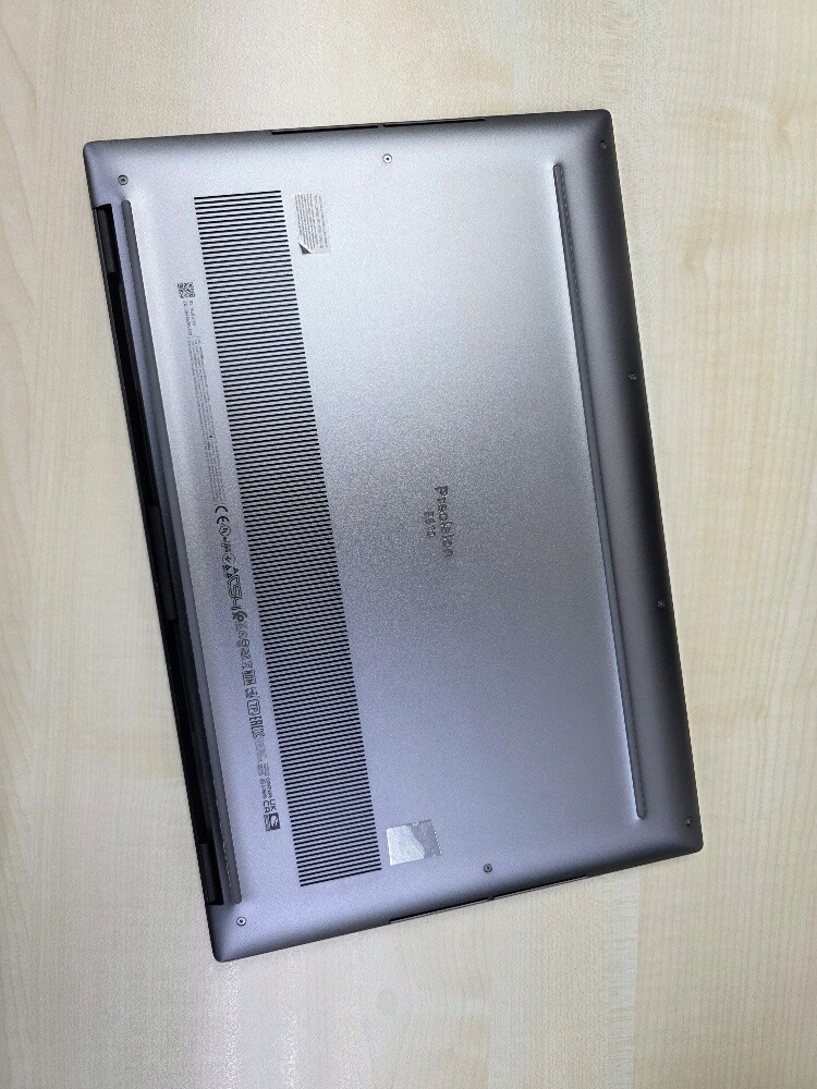 DeLL Precision i7 32GB-1.2T RTX 8GB - 9