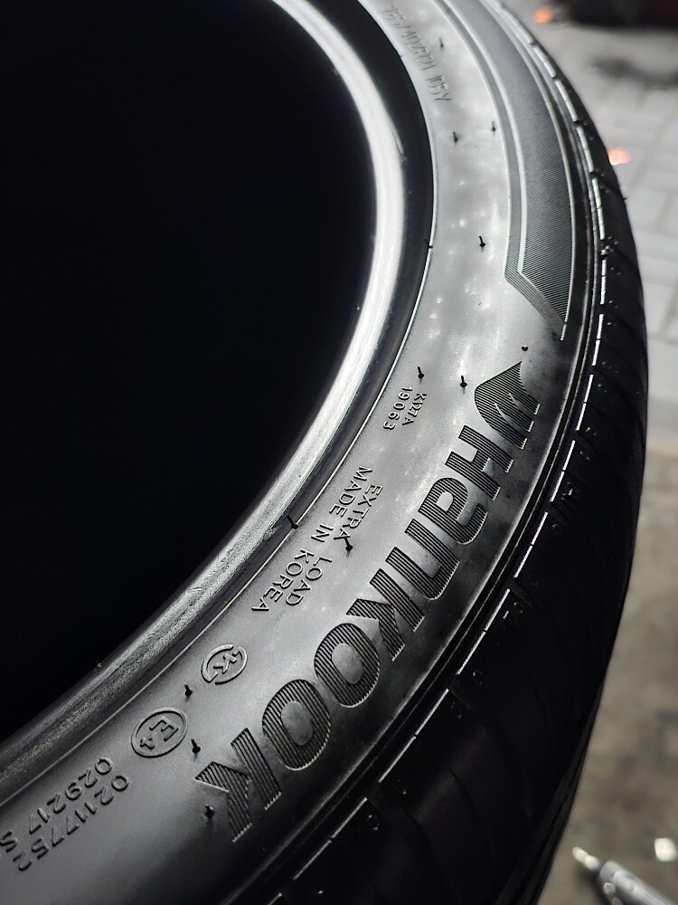 265-40-21,,, Hankook brand - 5