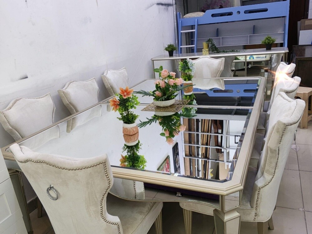 For Sale luxurious dining table - 2