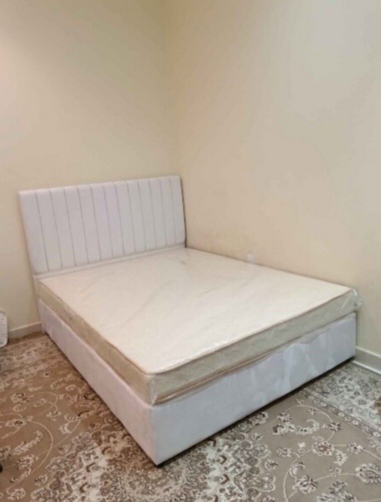 حن نبيع نوعا من الأثاث الجديد. سر - 30