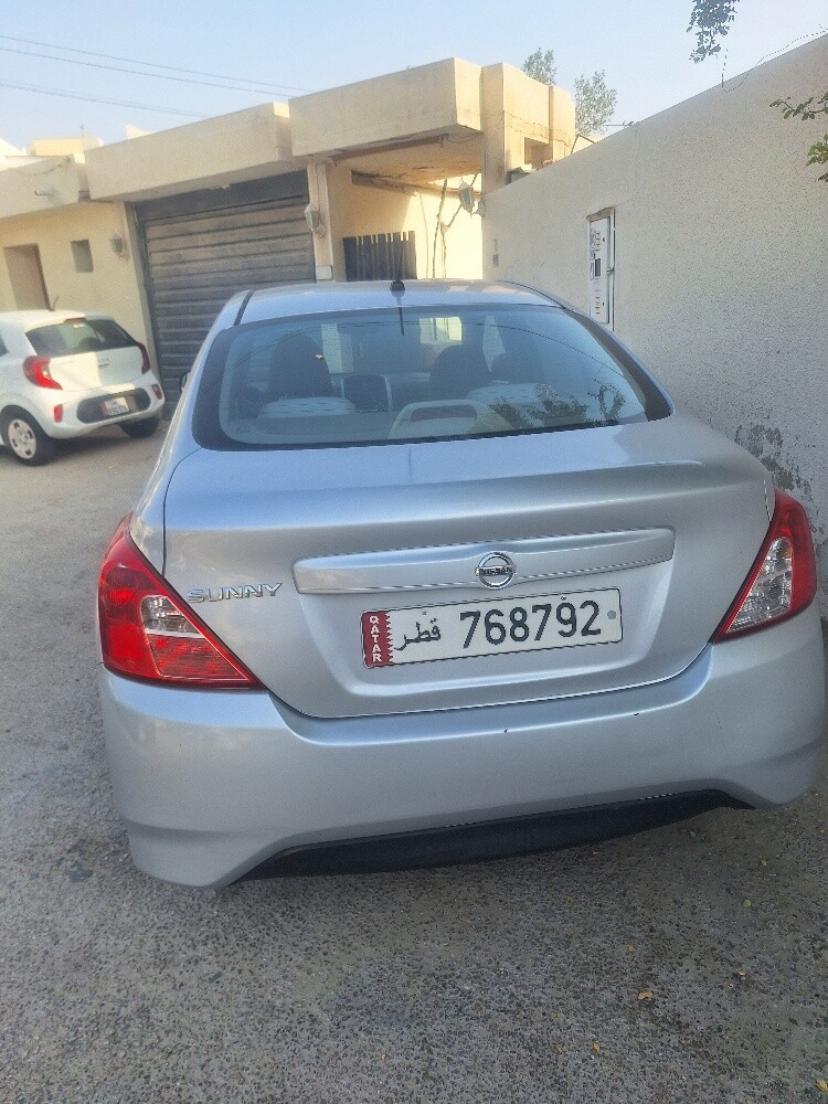 Nissan sunny - 2