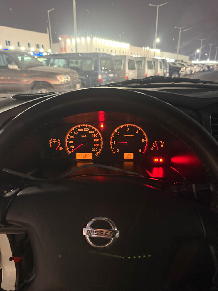نيسان سفاري  - 9