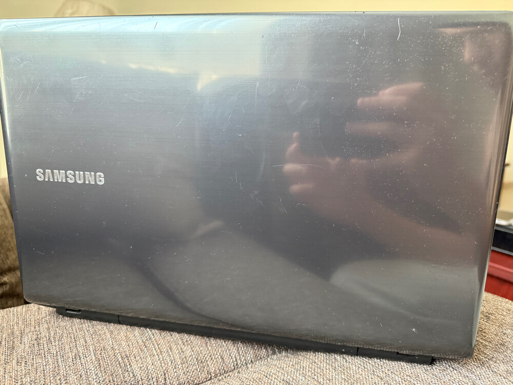 Samsung  - 3