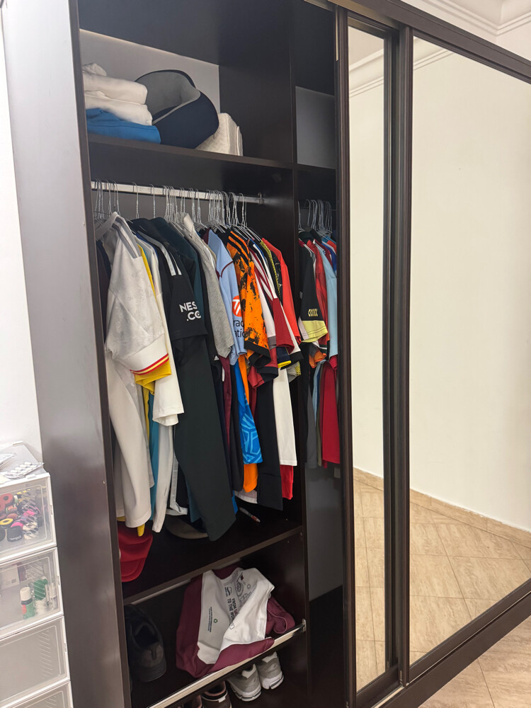 closet with sliding doors - 3