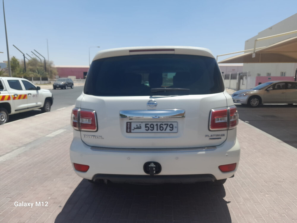 Nissan Patrol 2014 for urgent sale - 4