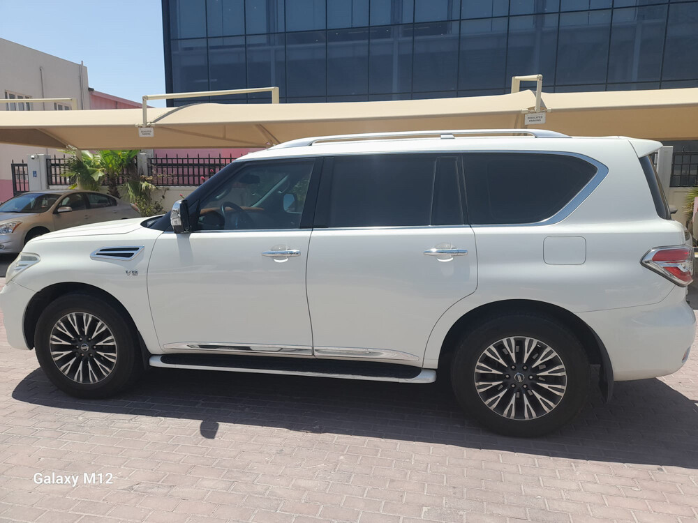 Nissan Patrol 2014 for urgent sale - 6