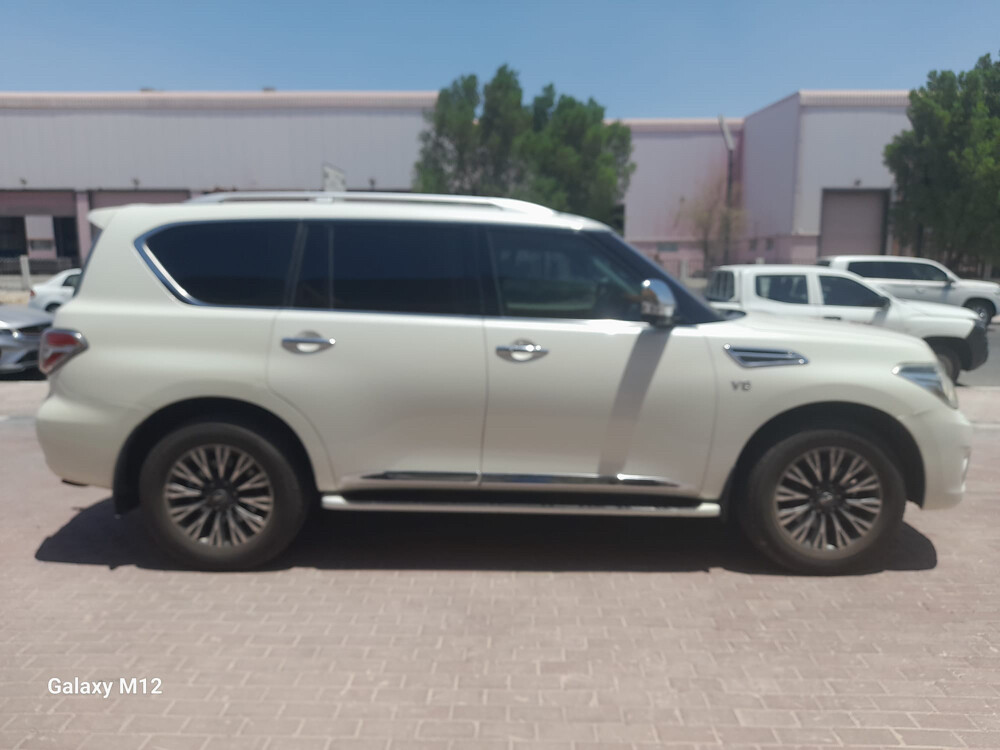 Nissan Patrol 2014 for urgent sale - 3