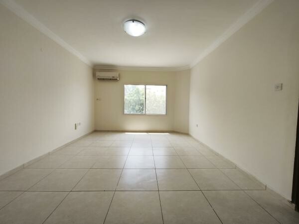 Spacious studio in family area - 1