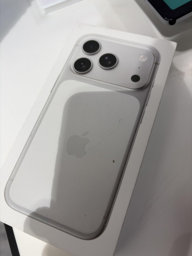 Iphone 17 pro 256gb new - 2
