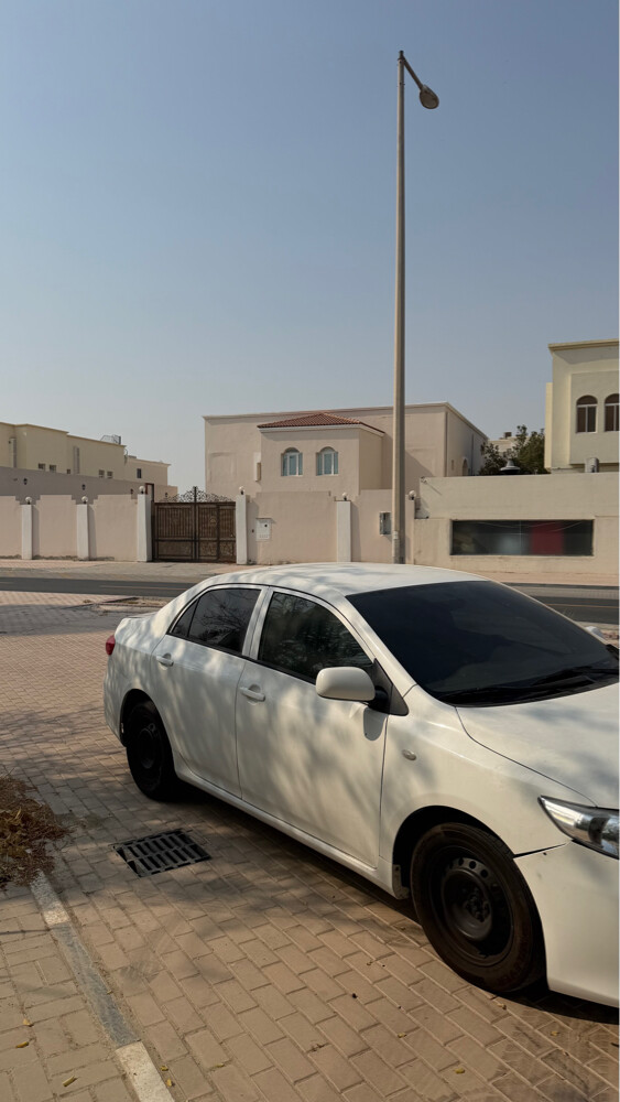 تيوتا كرولا ٢٠١١ حاله جيده  - 3