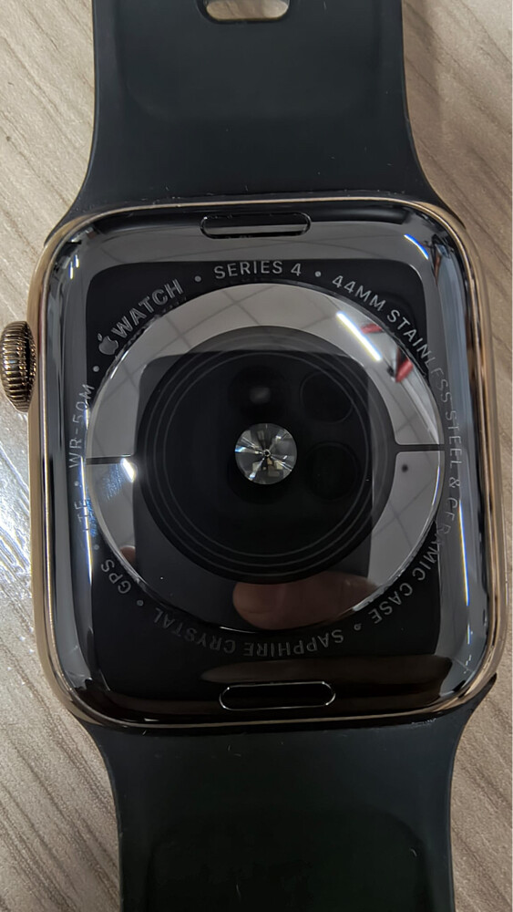 iPhone 14 + Apple Watch 4 - 4