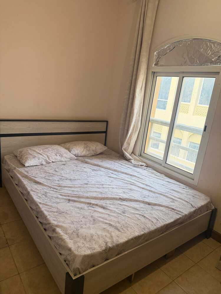TRAVEL SALE! URGENT! QUEEN BEDS! - 2
