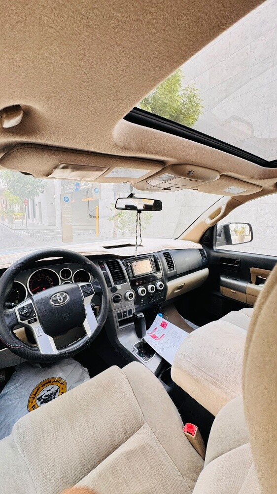 Toyota sequoia SR5 - 8