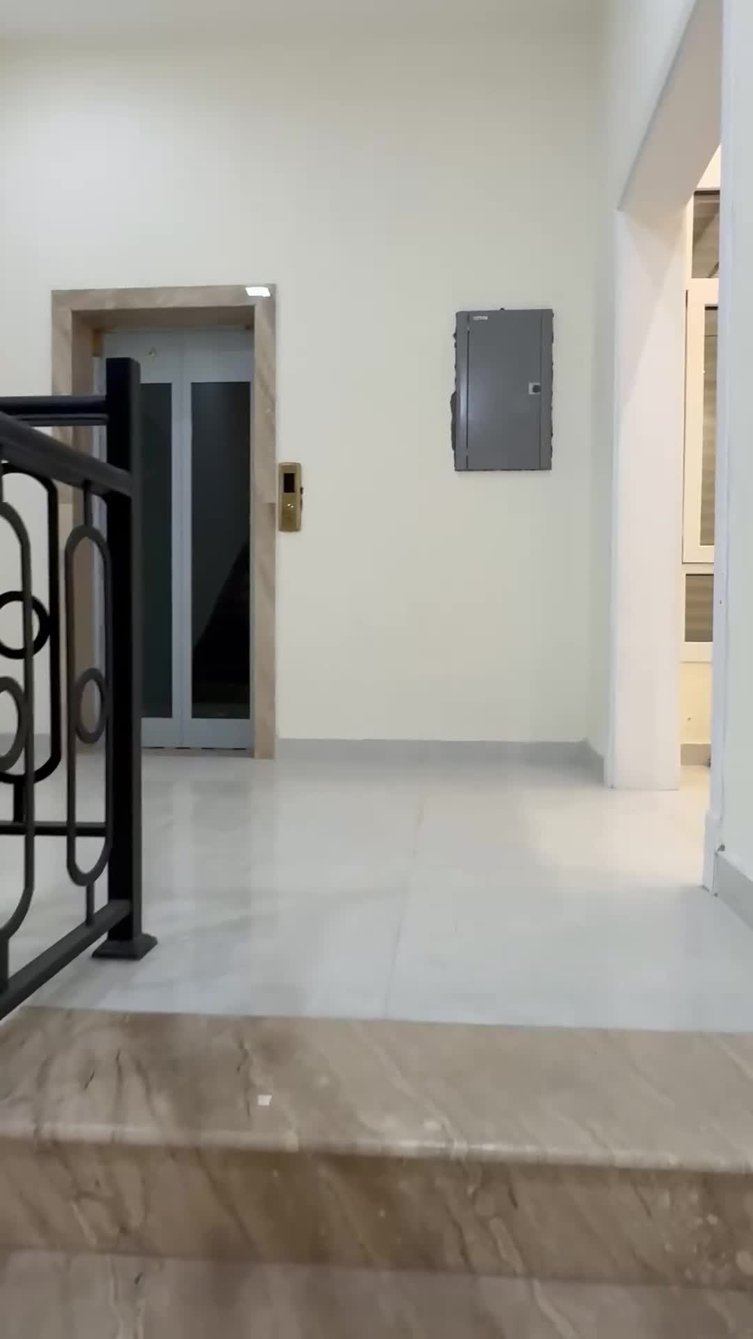 للبيع فيلا العب قريب فيستفال مول - 30