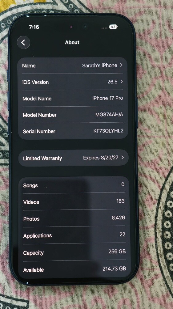 Iphone 17 Pro Box open piece - 2