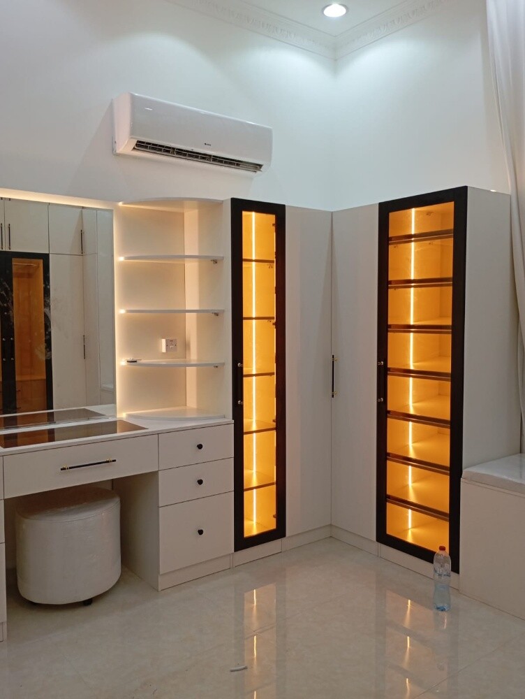 Wood cabinets&dressing,parkia artic - 4