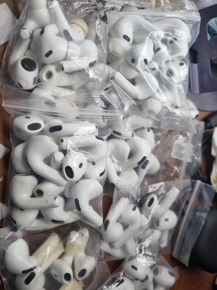 Original airpods all kind off av - 2