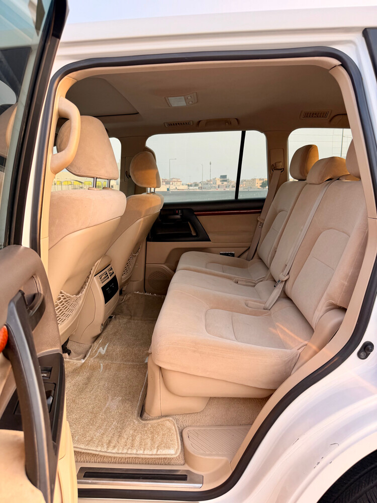 Toyota Land Cruiser GXR V8 - 12