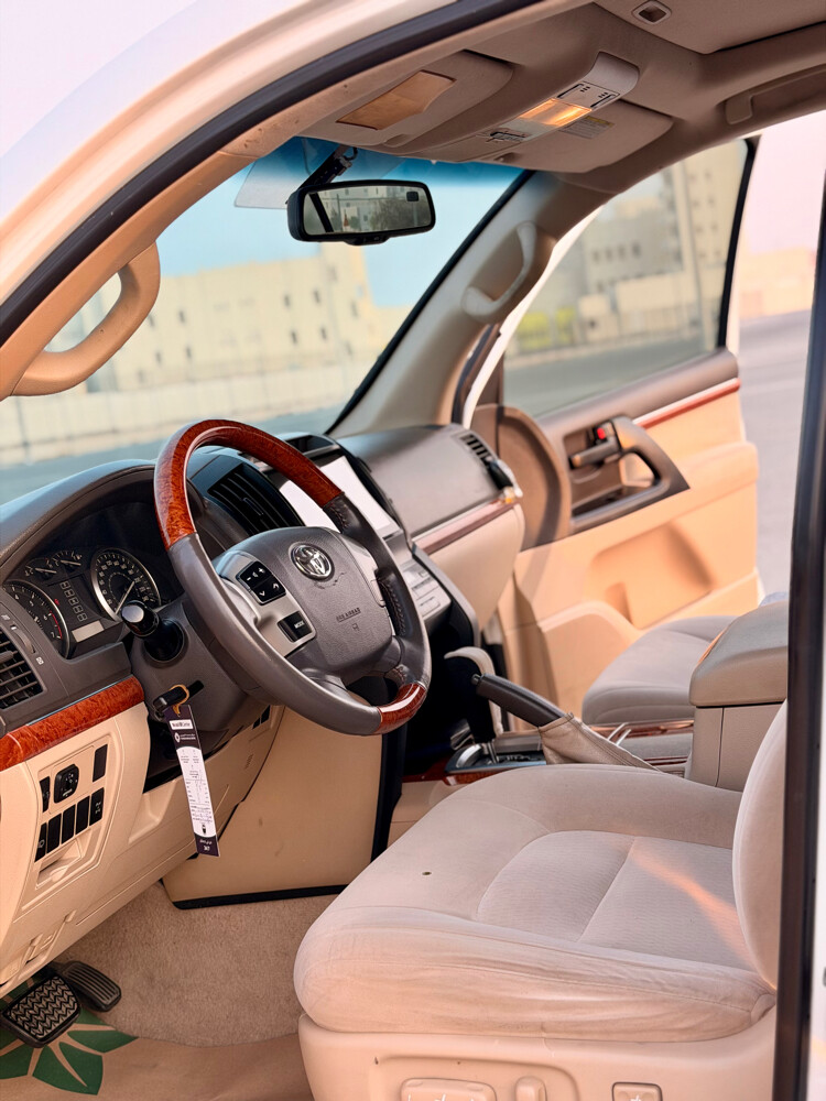Toyota Land Cruiser GXR V8 - 9