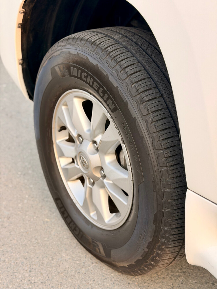 Toyota Land Cruiser GXR V8 - 16