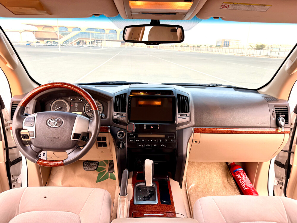 Toyota Land Cruiser GXR V8 - 11