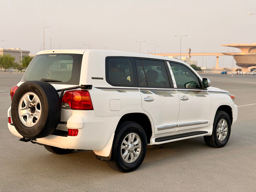 Toyota Land Cruiser GXR V8 - 5
