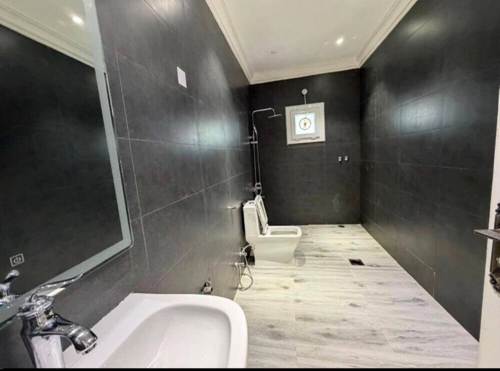 أعمال الدهان :33001657 - 8