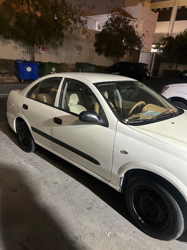Nissan Sunny 2011 japan - 4