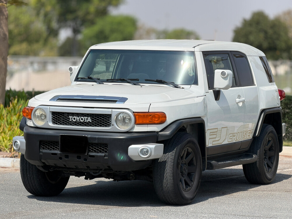 Toyota FJ Cruiser  - 1