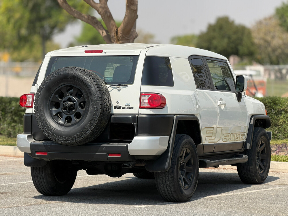 Toyota FJ Cruiser  - 2