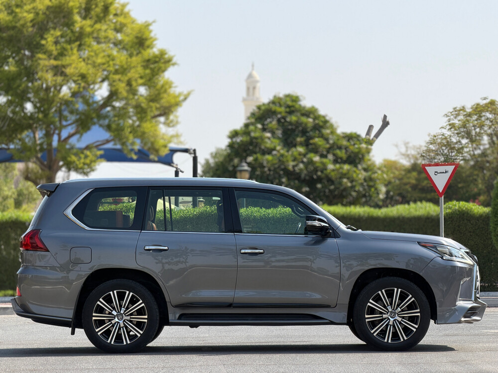 Lexus LX 570 s - 8