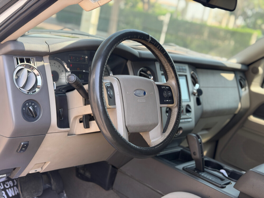 Ford Expedition  - 9