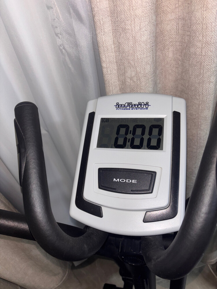 Eliptical Cross Trainer - 2