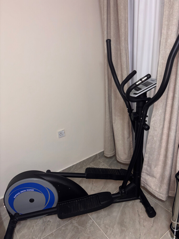 Eliptical Cross Trainer - 1