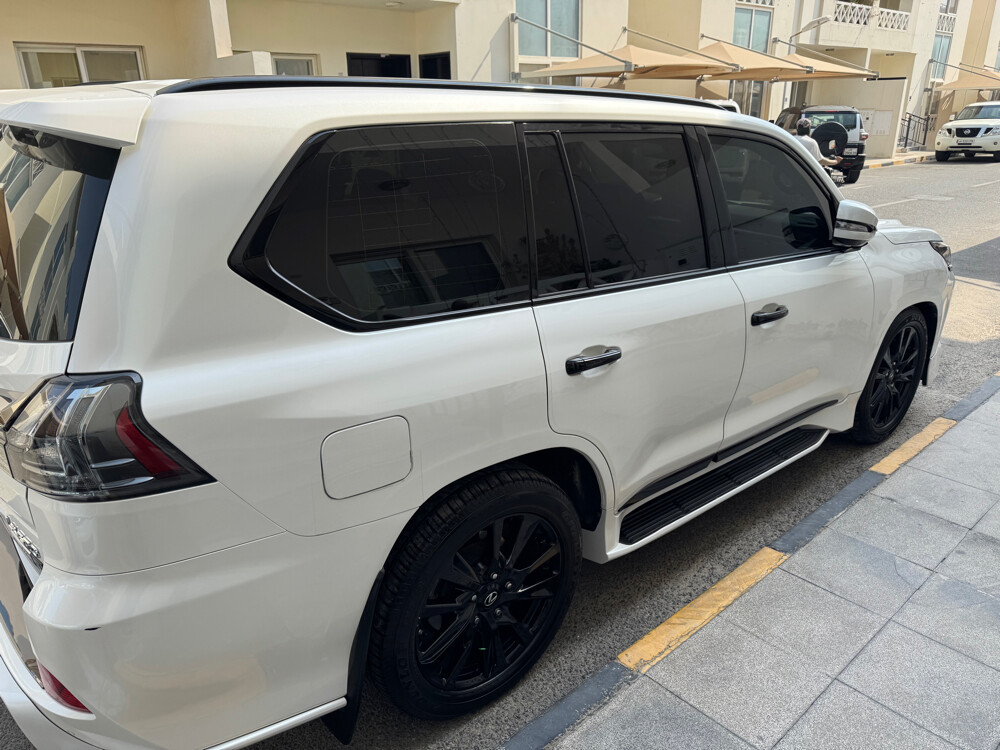 lexus lx 570 black edition - 2