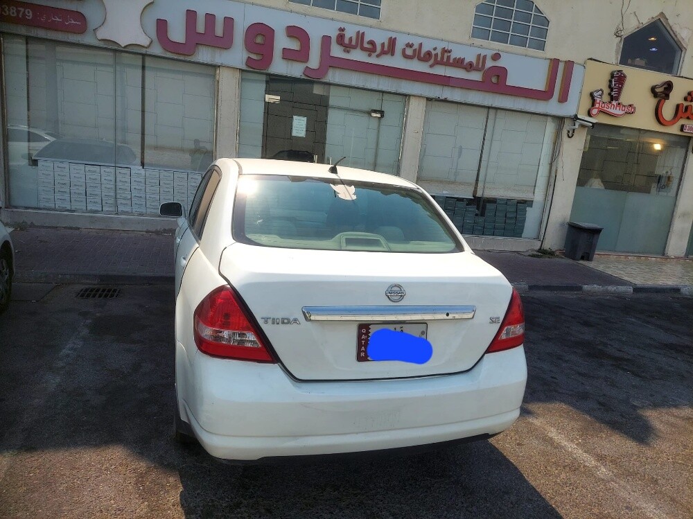 Nissan  tida. - 3