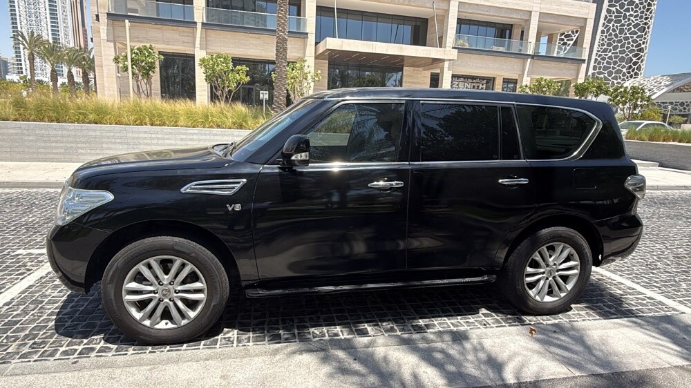NISSAN PETROL V8 2013 SALE URGENT - 3