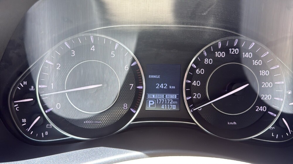 NISSAN PETROL V8 2013 SALE URGENT - 6