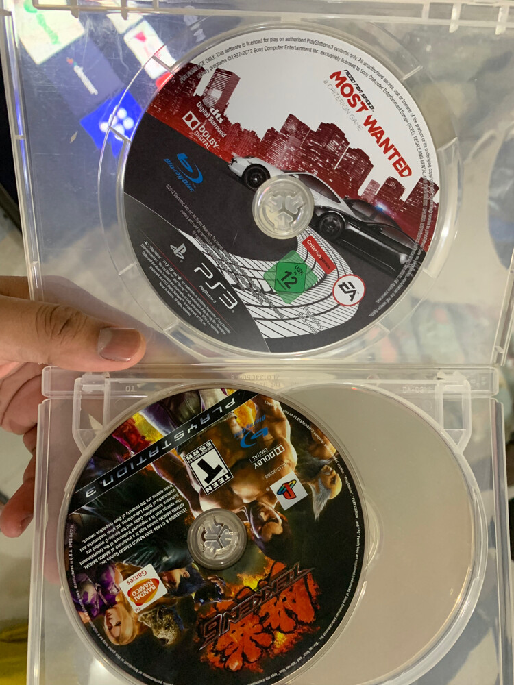 PS3 with many Games. - 3