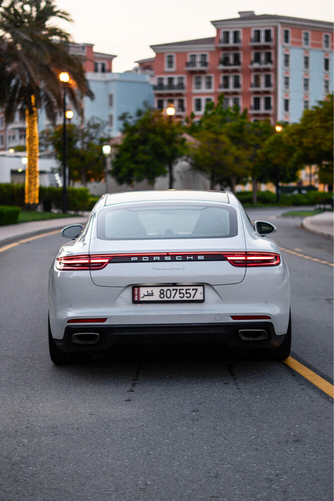 Porsche Panamera 4 Executive  - 4