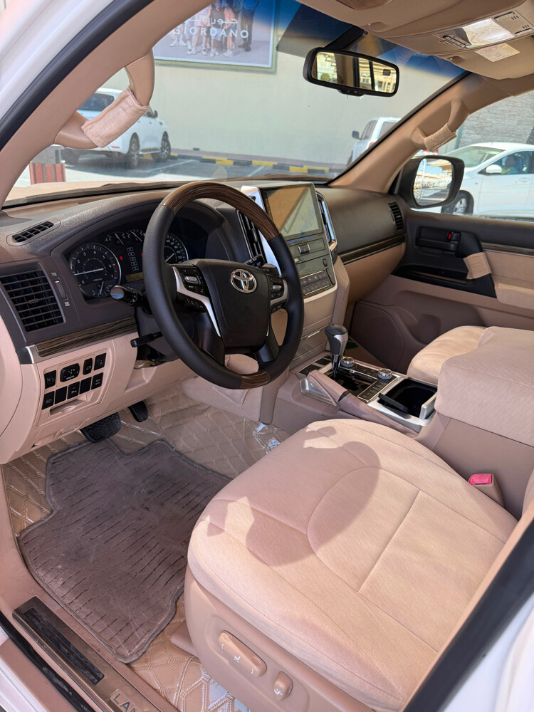 LC GXR V8 full option  - 2