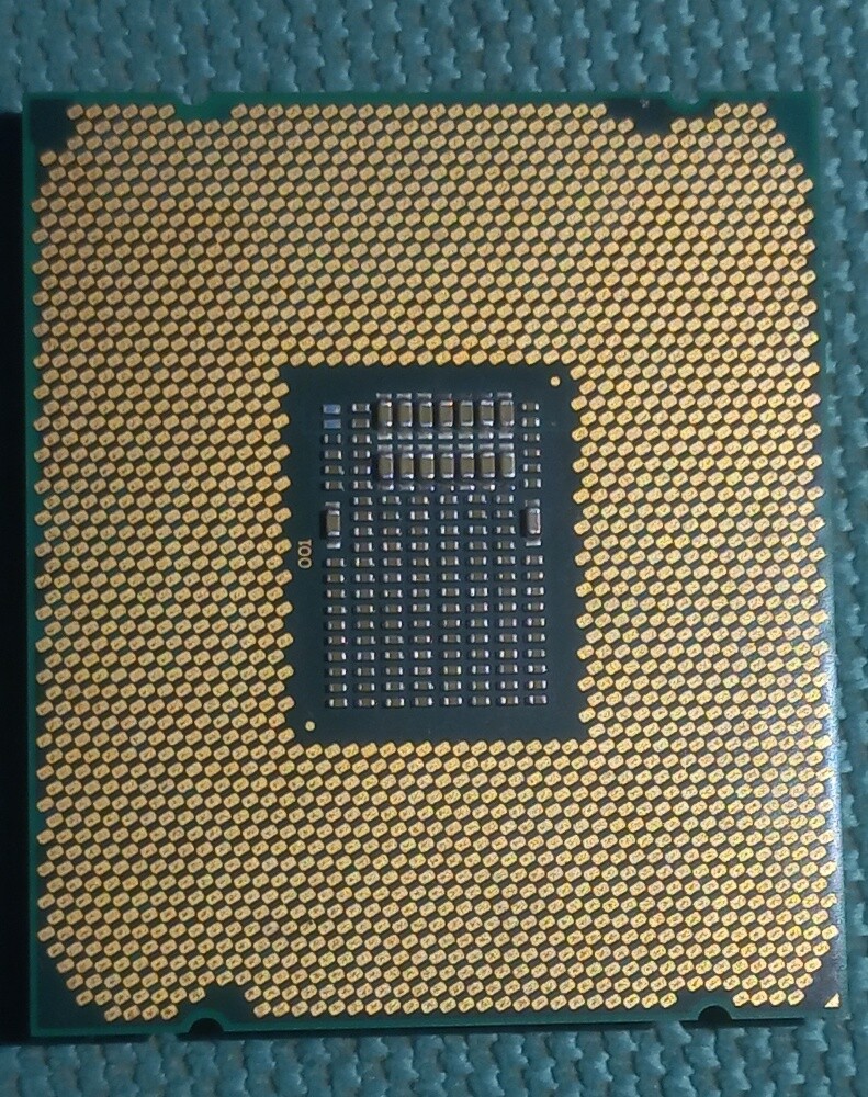 Intel Xeon W-2135 - 2
