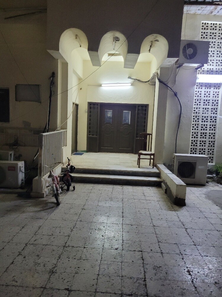للبيع فيلا مدينة خليفة - 2