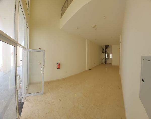 Shop for rent in barakat awamir 100 - 2