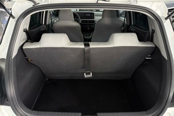 HYUNDAI i10 1.2L 2023 68,934 KM - 11