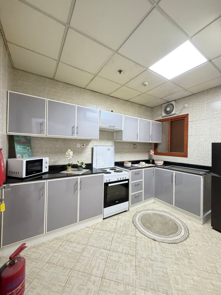 Fully Furnished 2BHK, Bin Mahmoud - 8