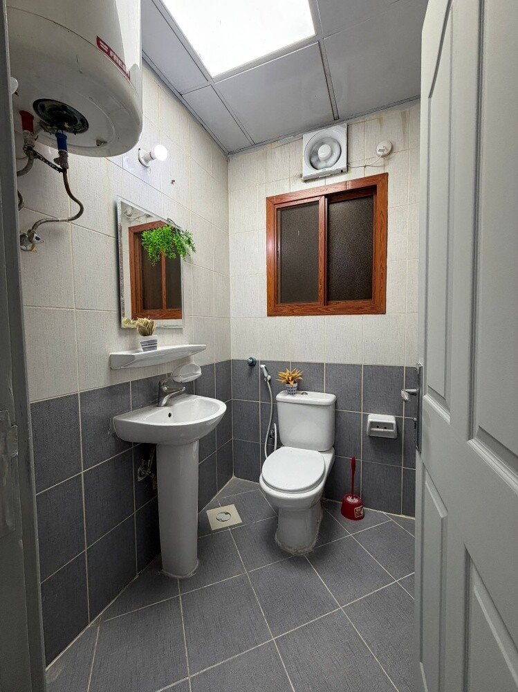 Fully Furnished 2BHK, Bin Mahmoud - 7